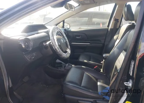 2018 Toyota Prius C Four z USA, uszkodzony, nr VIN JTDKDTB39J1601179